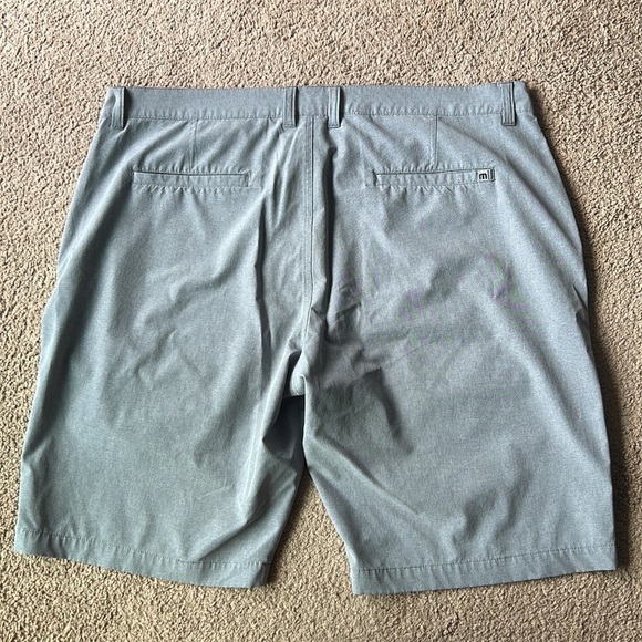 Travis Matthew Grey Golf Shorts 10” - Picture 2 of 5